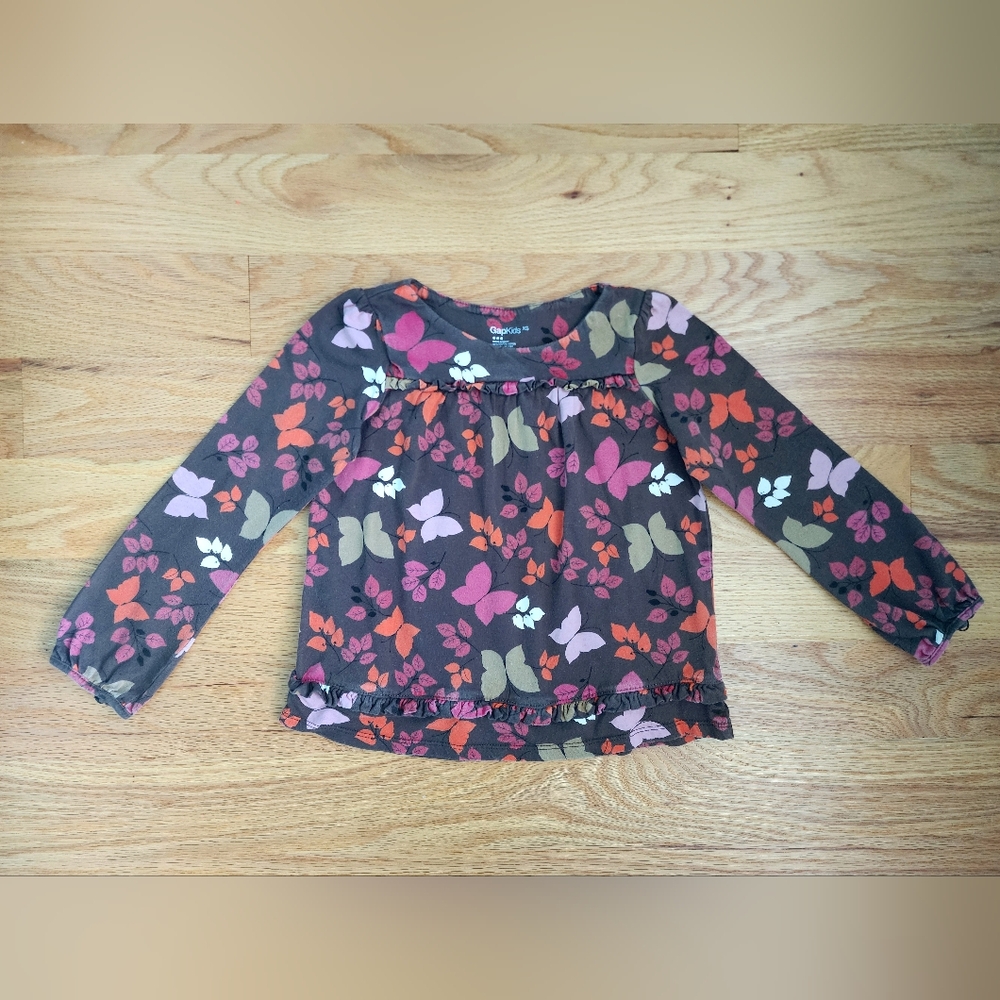 GAP kids Long Sleeve Tee. Size XS (4-5y.o.)